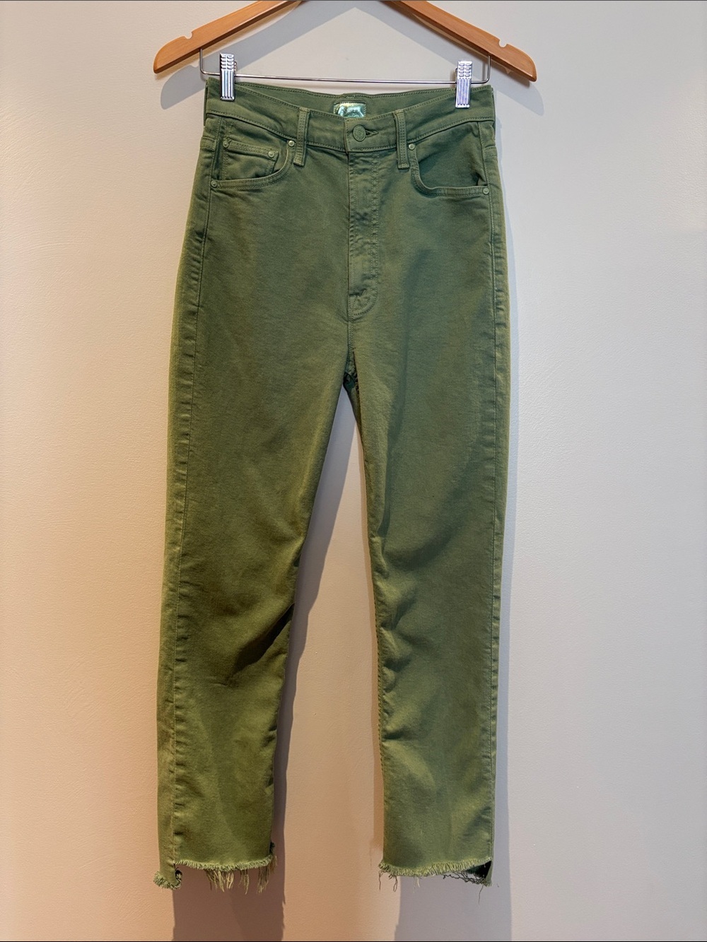 MOTHER High Waisted Rider Ankle Step Fray in a Beautiful Green Colour - Picture 4 of 11